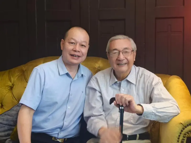 Møde med CAS-akademiker Xu Zhihong for at udforske Anoectochilus Biomanufacturing Technology og få hans eksklusive inskription for Xinquan Shibawan Ice Snow Anoectochilus